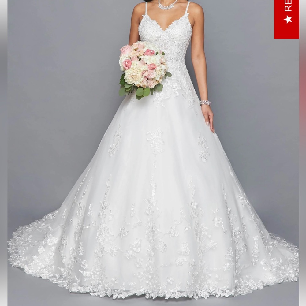 Elegant White Lace Wedding Dress